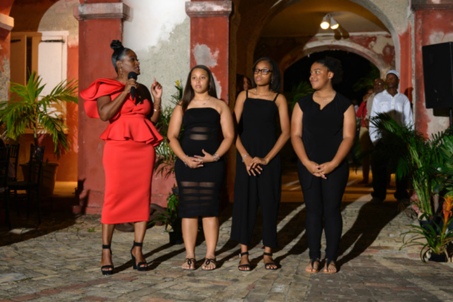 Resa O’Reilly pictured with Project Promise Caterpillars, Kinaya Davis, Layla O’Reilly & J’Neelah Daniel