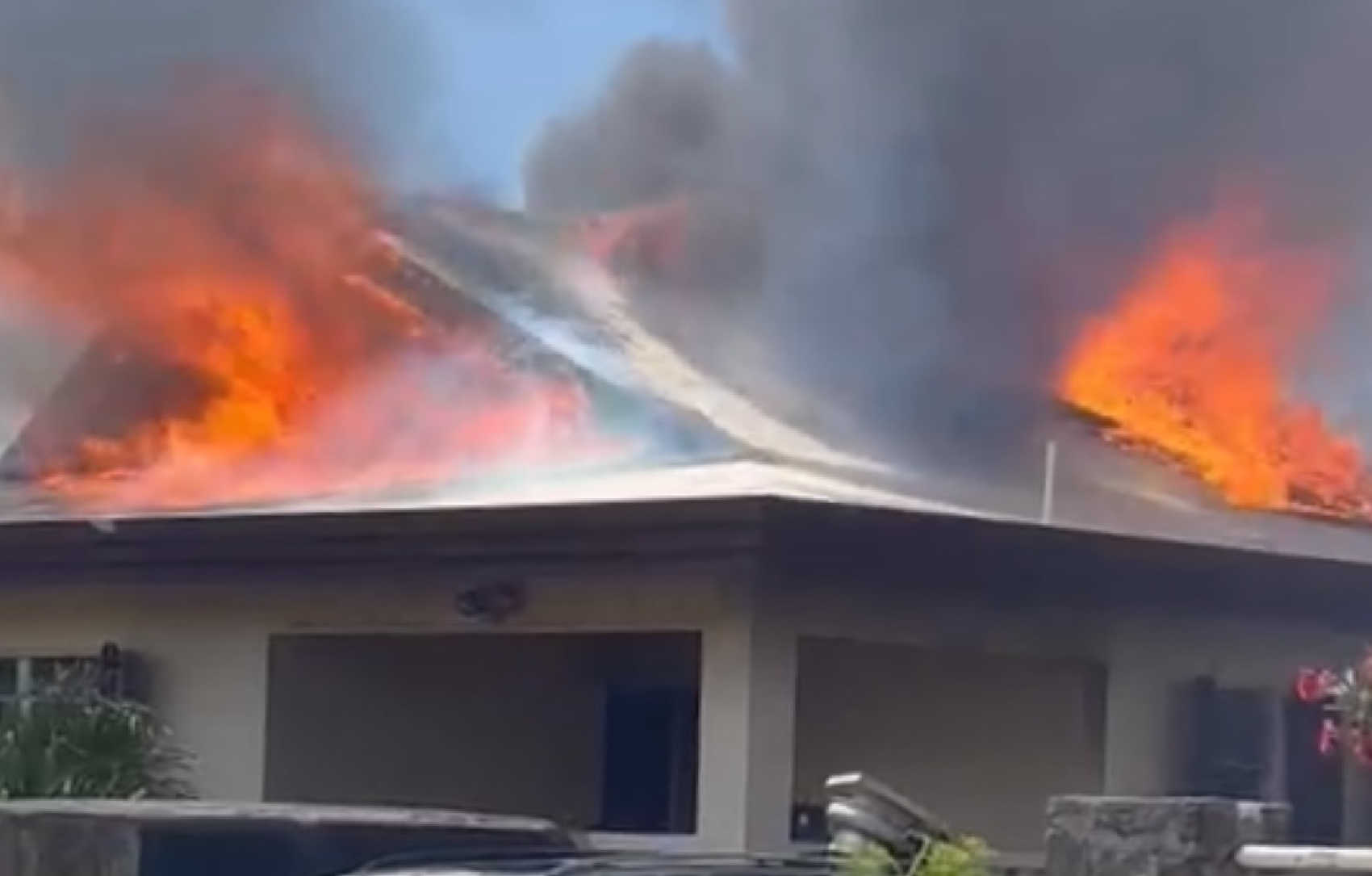 A total of 14 personnel, including off-duty members, effectively controlled the blaze within an hour.