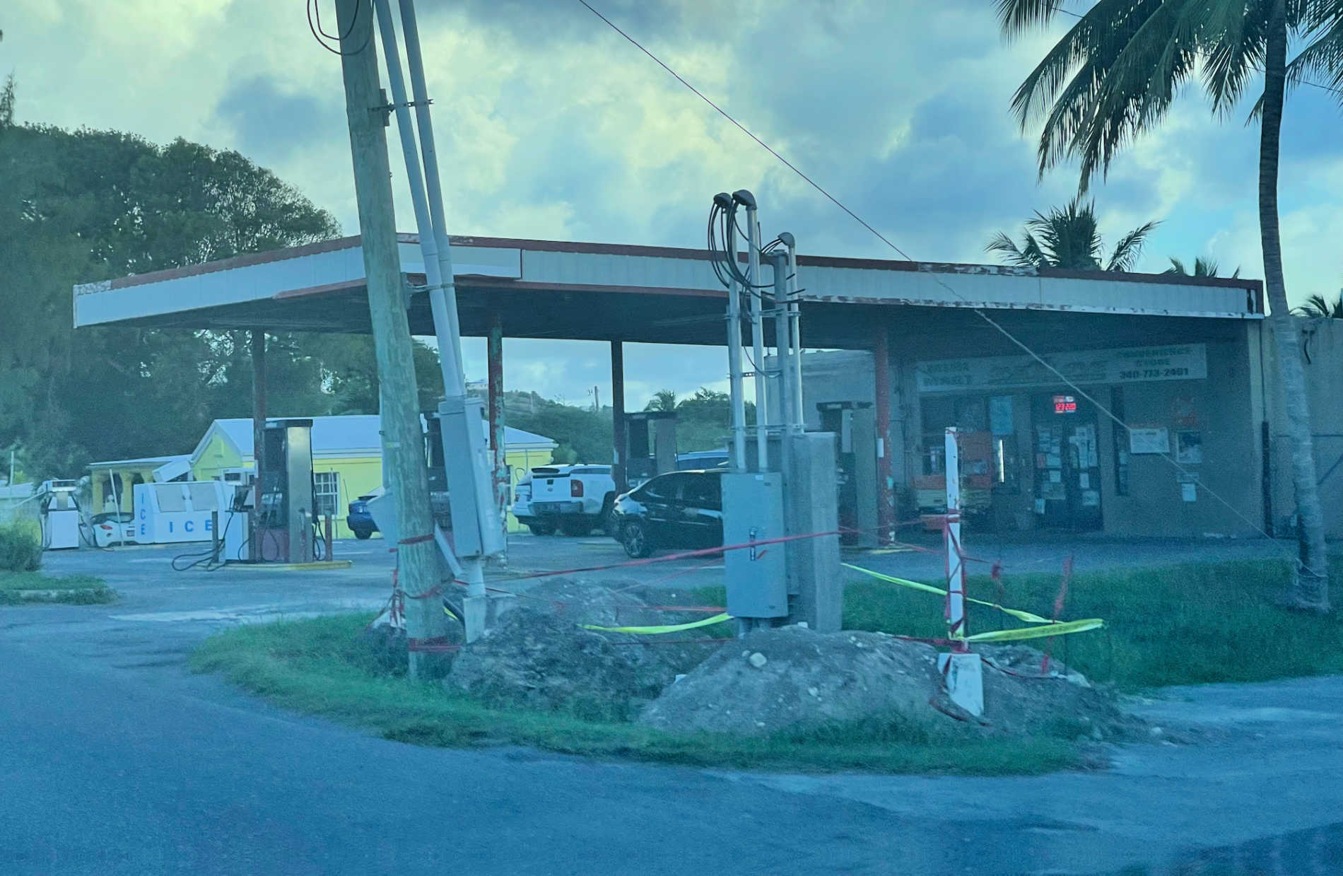 One Love Service Station in La Grande Princesse