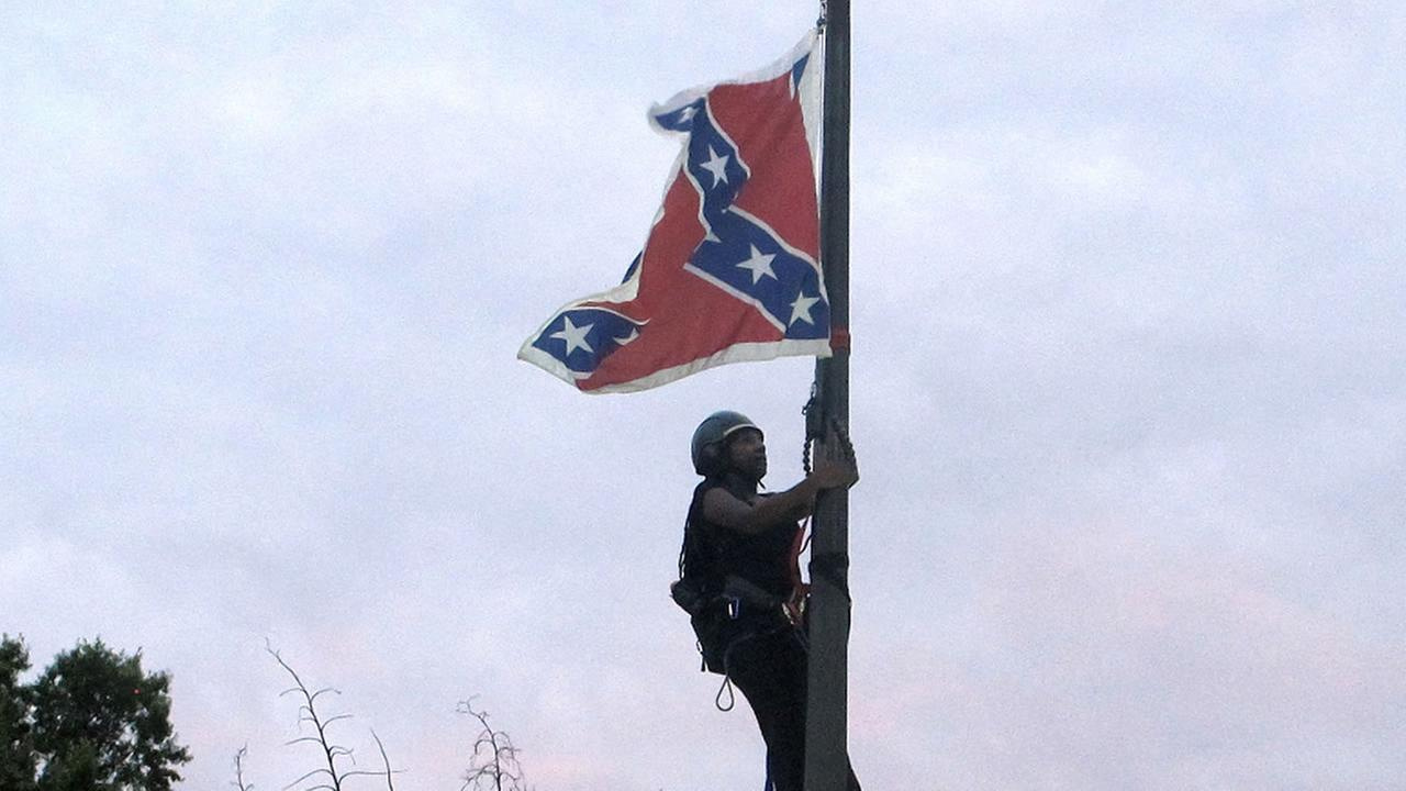 Mapp Orders Removal of Confederate Flag From Territory's Armories (Update)