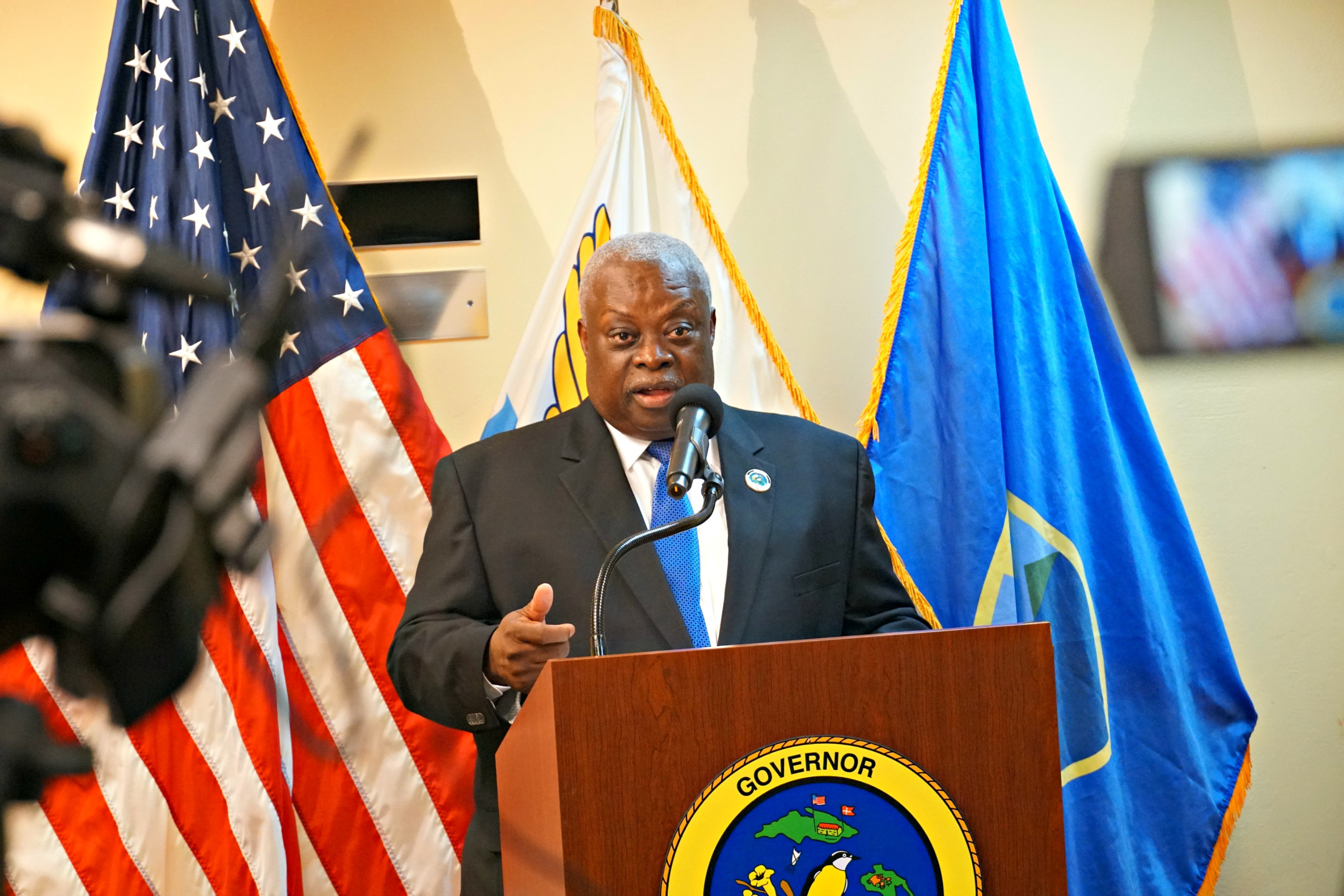 Mapp Administration And AFT To Resume Negotiations Friday; Charlotte Amalie Loses 15 Classrooms As Building B Is Condemned