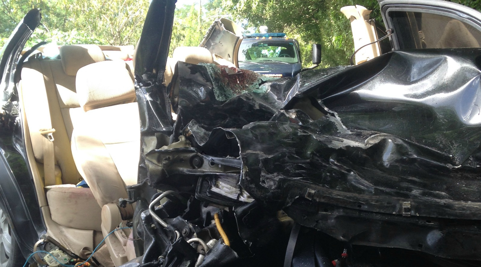 Fatal Car Accident In La Reine Leaves One Dead, One Critically Injured