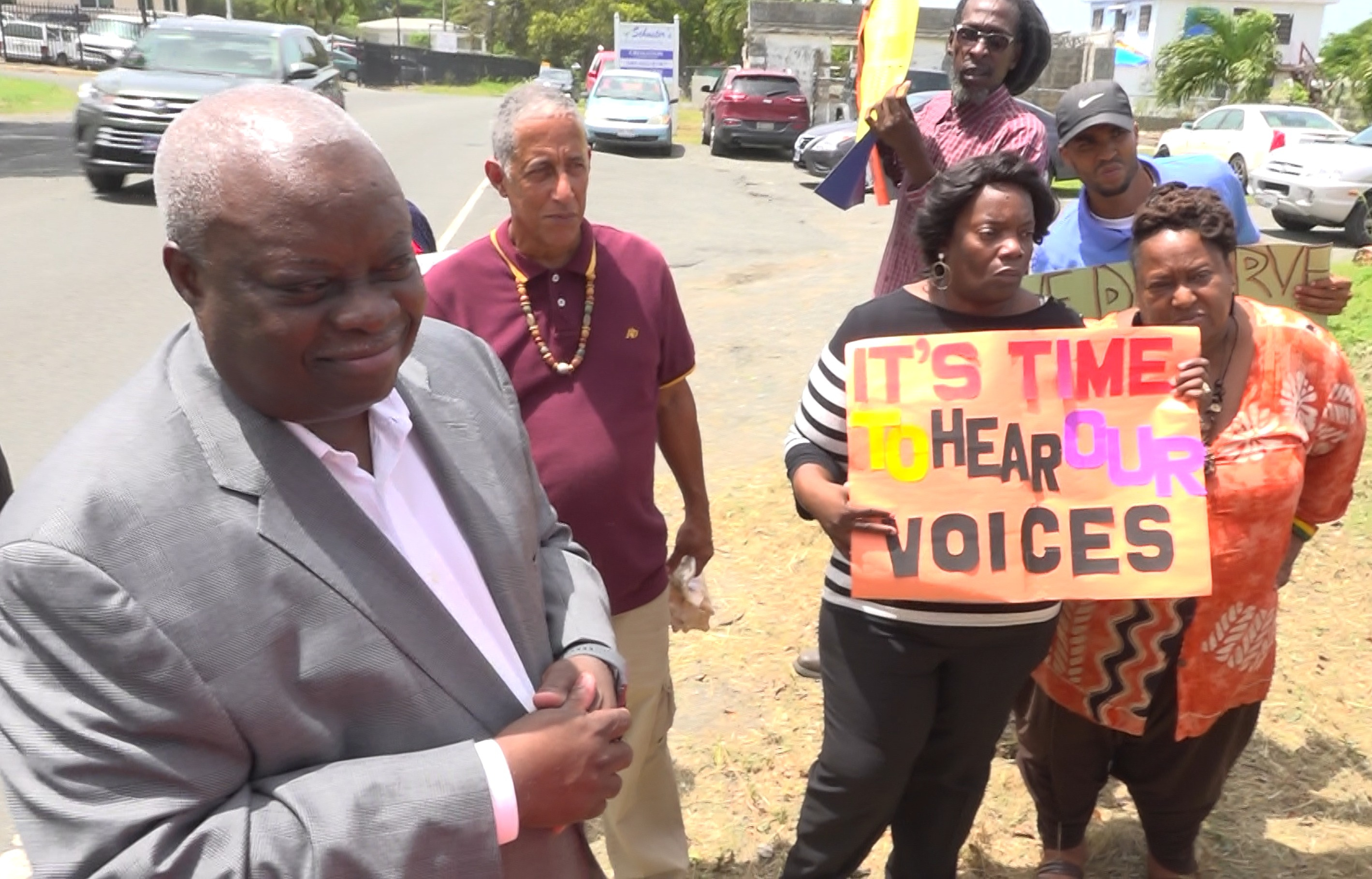 Watch: As Elena Christian Jr. High Teachers Protest, Mapp Stops To Explain Situation