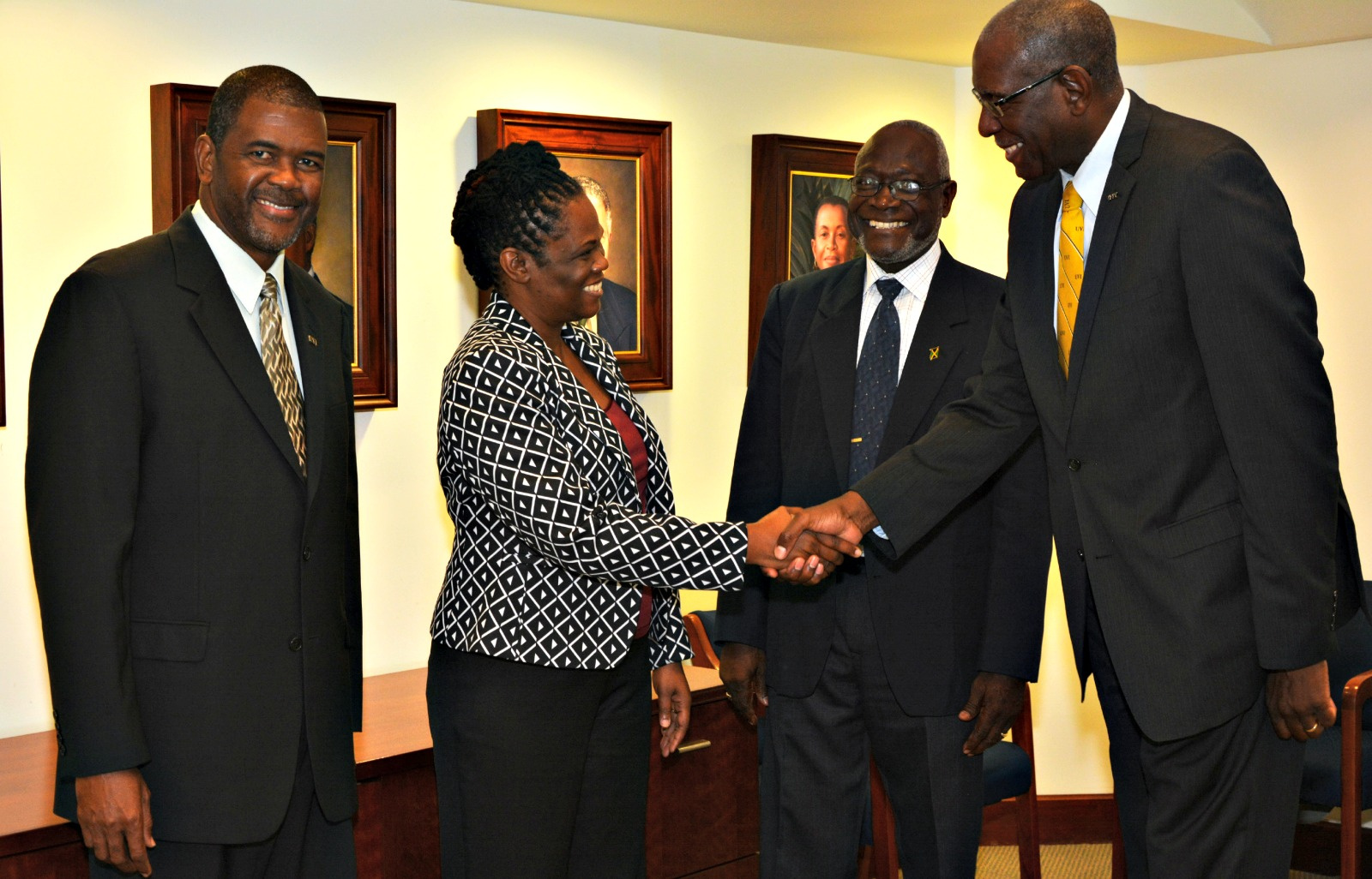 UVI Establishes Campus In St. Marten, Signs Six MOUs With Colleges And Universities