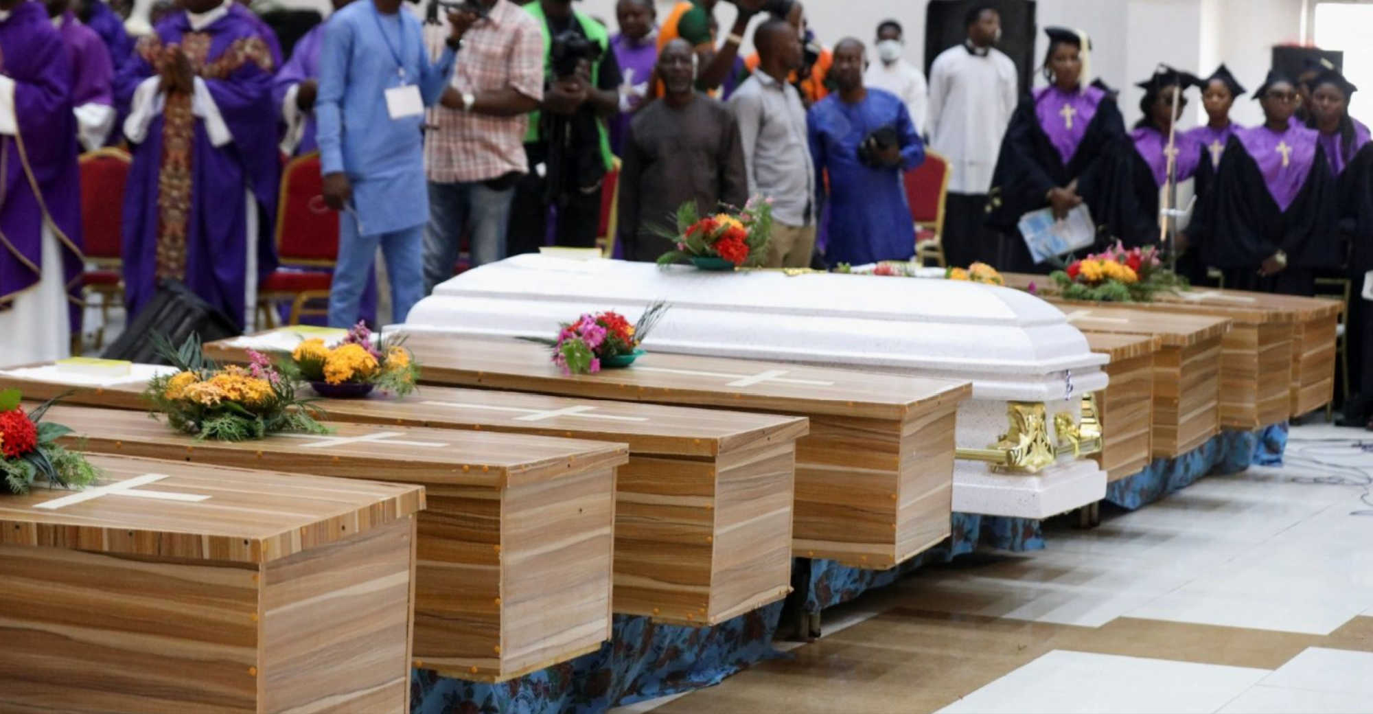 Trump Issues Star...