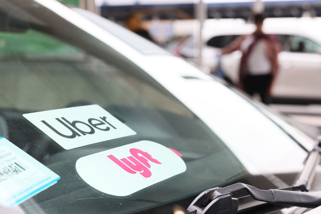 Businesses and Governor Press for Uber-Style Ride Apps in USVI, Urge Legislature to Act